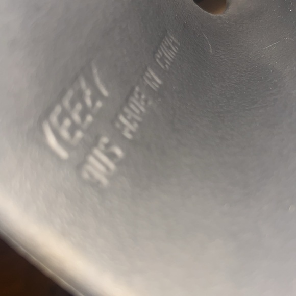 Yeezy slide granite sz 9 - Picture 5 of 6